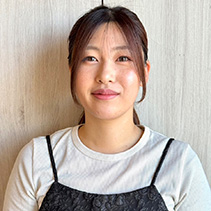 土出　江梨奈